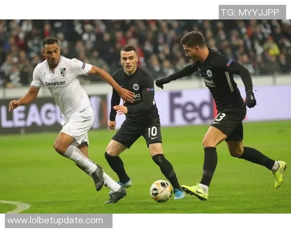 西甲激战：那不勒斯逆转巴黎圣日耳曼全场沸腾战术解析