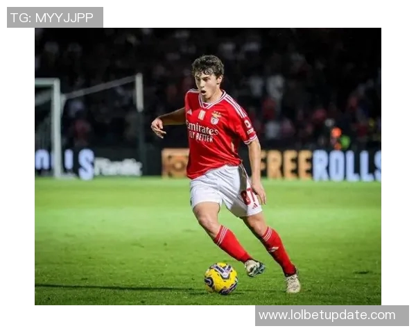 中超精彩对决本菲卡逆袭曼城6-2补时进球点燃全场激情